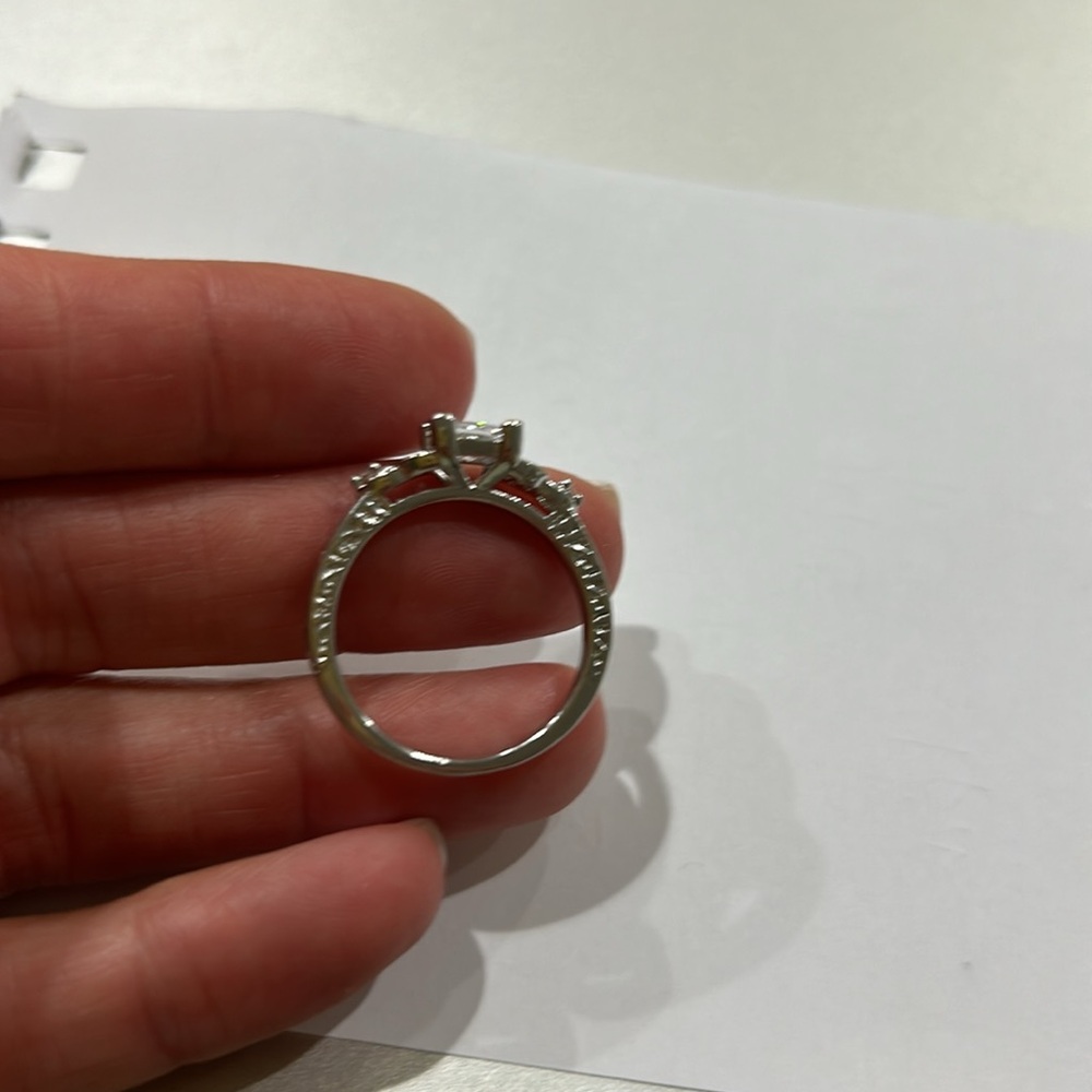 NWT - Celtic Knot Promise Ring with Zirconia Inlay - Sliver Plated - Picture 8 of 8